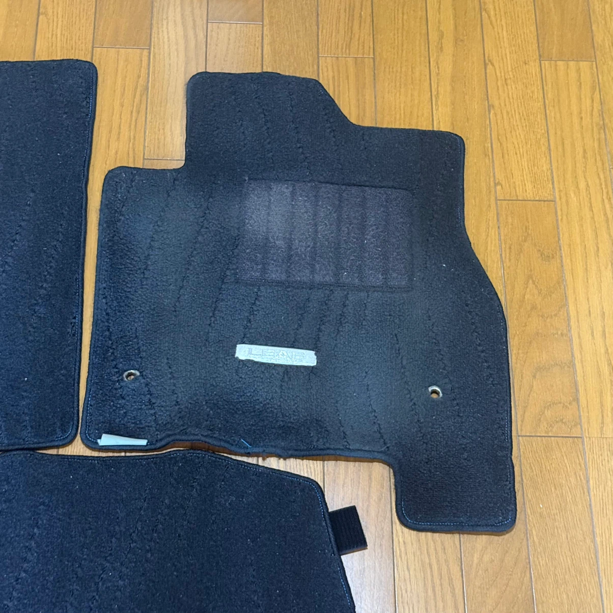 日産 リーフ ZE1 純正フロアマット 5枚セットの写真2枚目