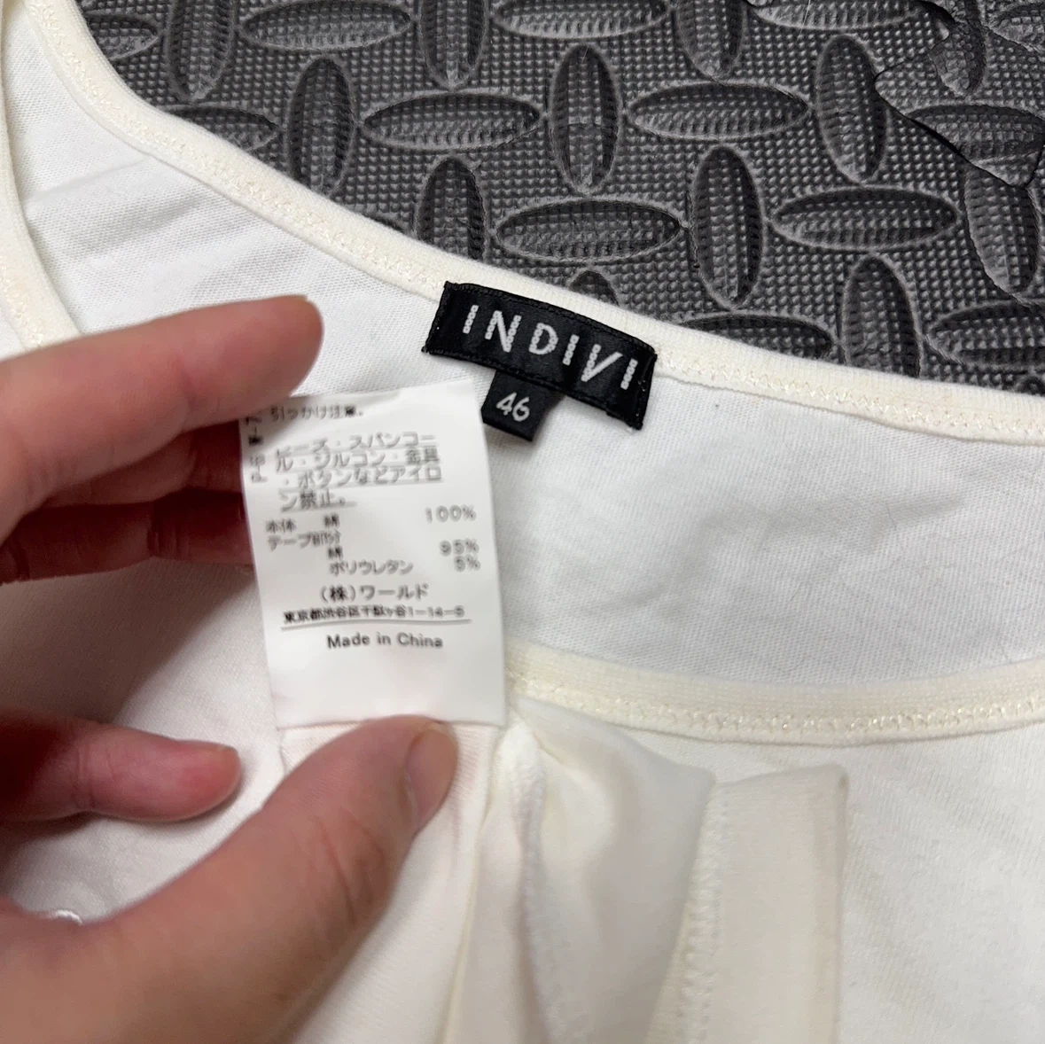 インディヴィ ロゴTシャツ 白 46サイズの写真2枚目