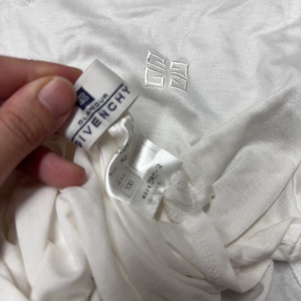 ジバンシィ Vネック Tシャツ ホワイト 100cmの写真2枚目