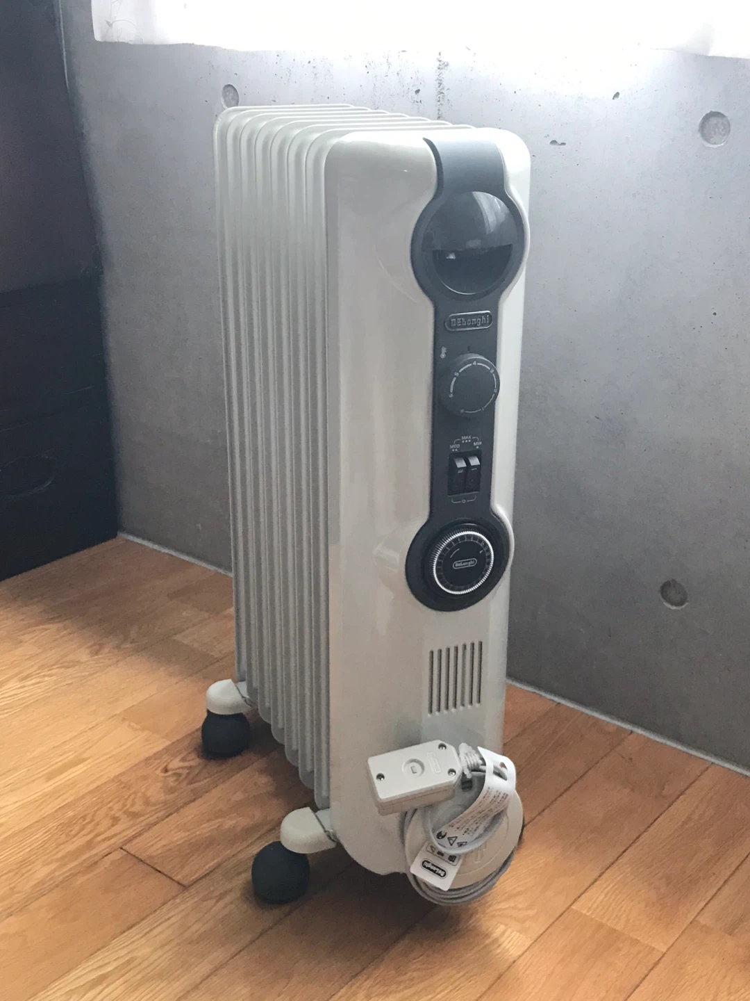 デロンギ オイルヒーター HJ0812