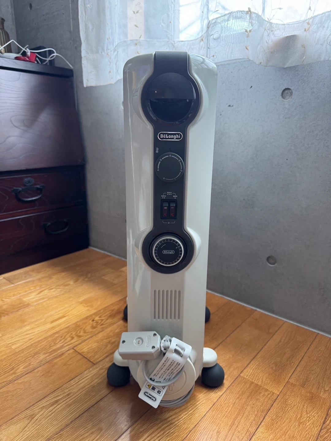デロンギ オイルヒーター HJ0812の写真5枚目