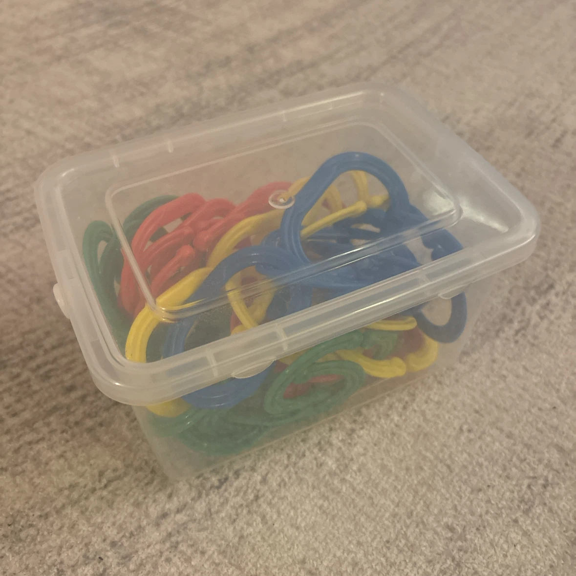 プラスチック製 リングチェーン カラフル おもちゃ