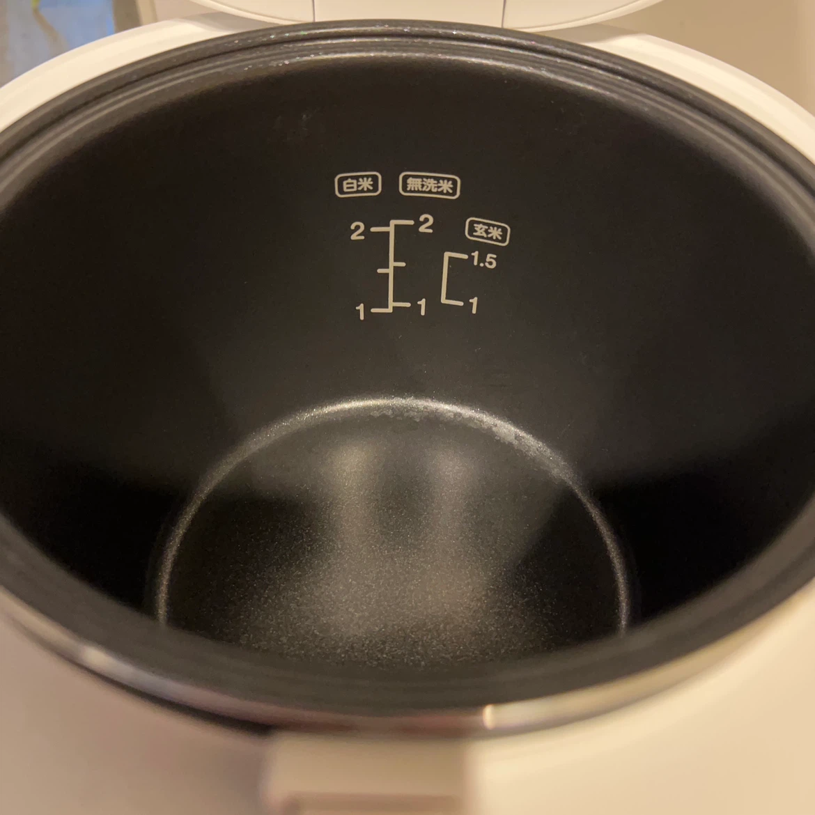 コンパクト炊飯器 2合炊き ホワイトの写真3枚目