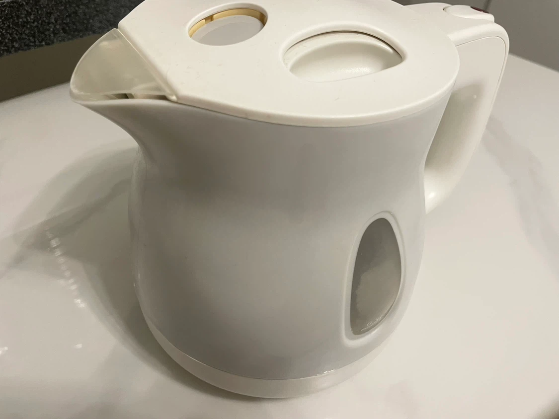 ティファール　　電気ケトル　ポット　湯沸かし器　　0.8リットルの写真3枚目