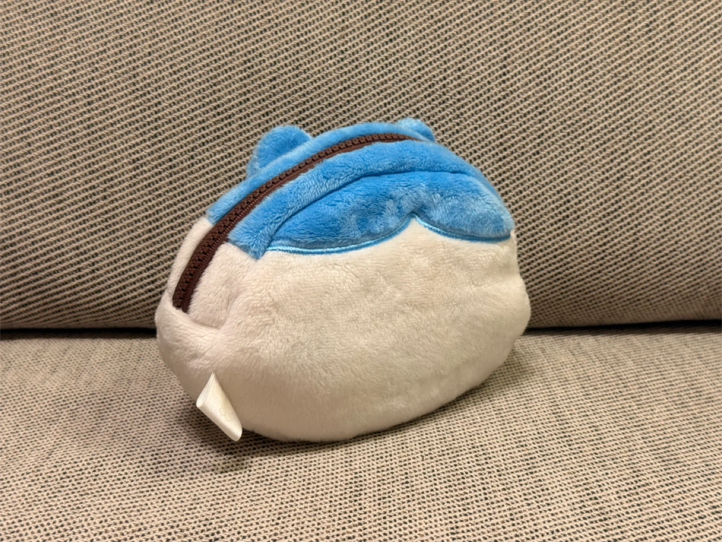 ちいかわ ハチワレ ぬいぐるみポーチの写真3枚目