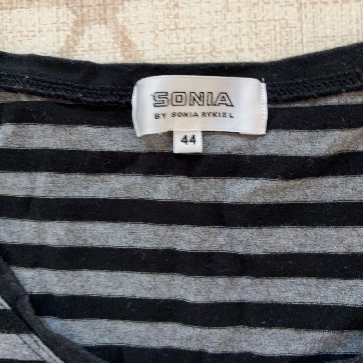 SONIA RYKIEL トップス　44(M)サイズの写真2枚目