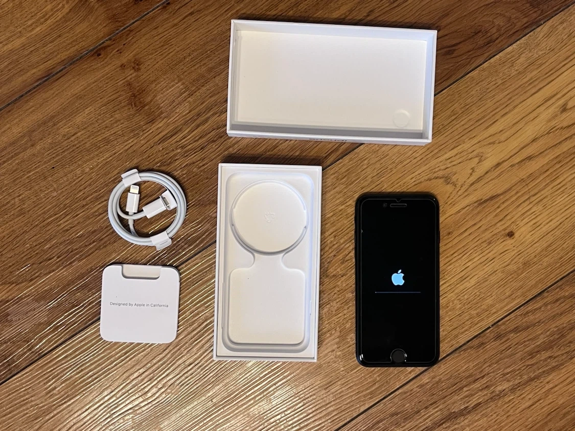 iPhone SE 3世代 128G