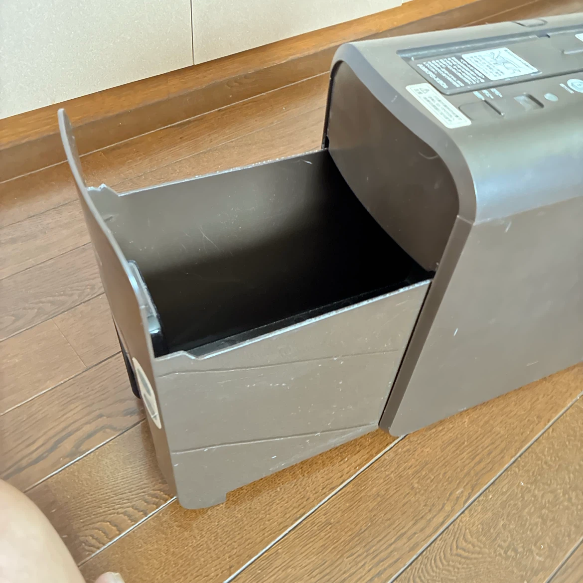 コクヨ デスクサイドシュレッダー AMKPS-X80の写真5枚目
