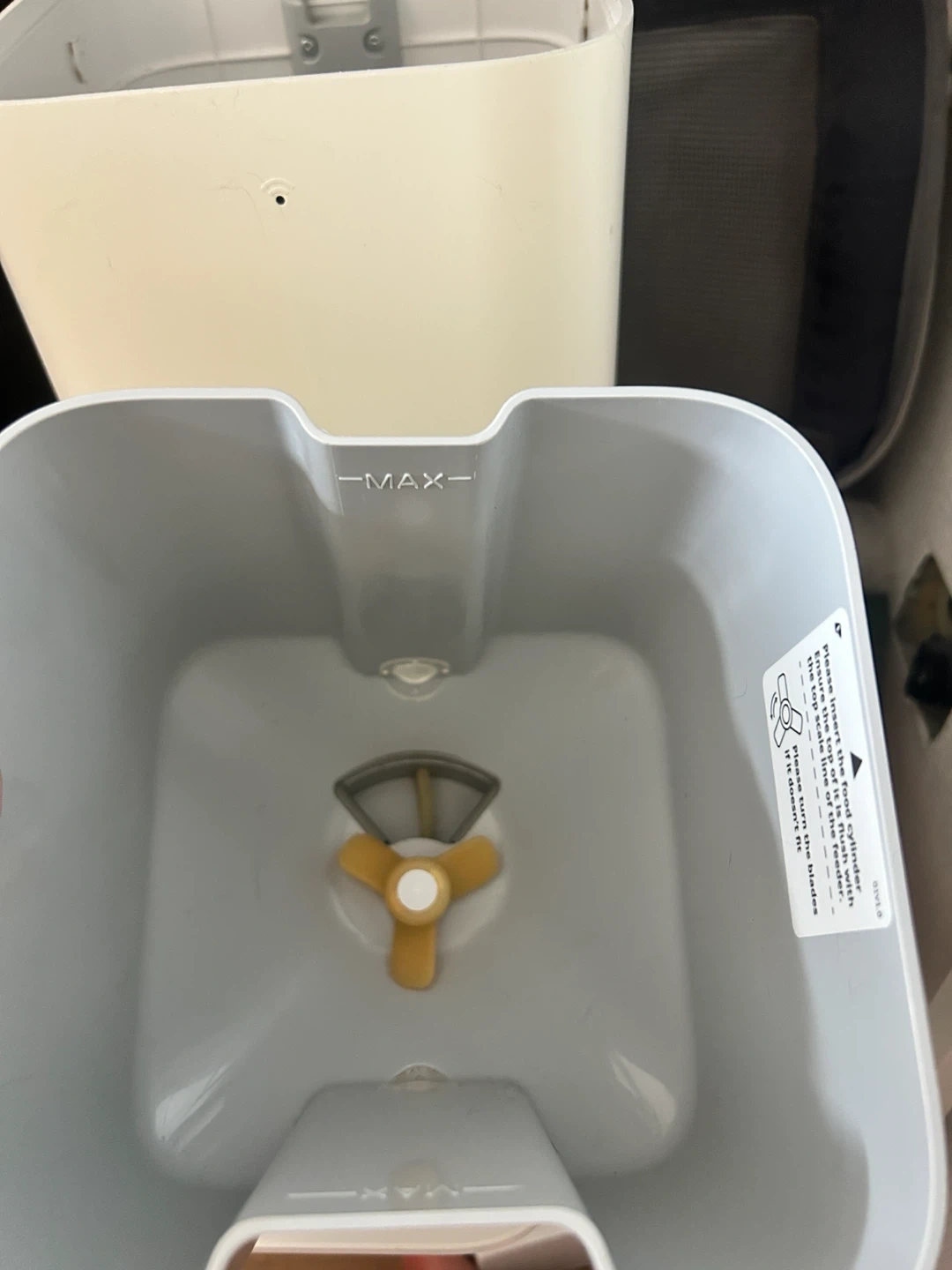 PETKIT ペット用自動給餌器 ホワイトの写真2枚目