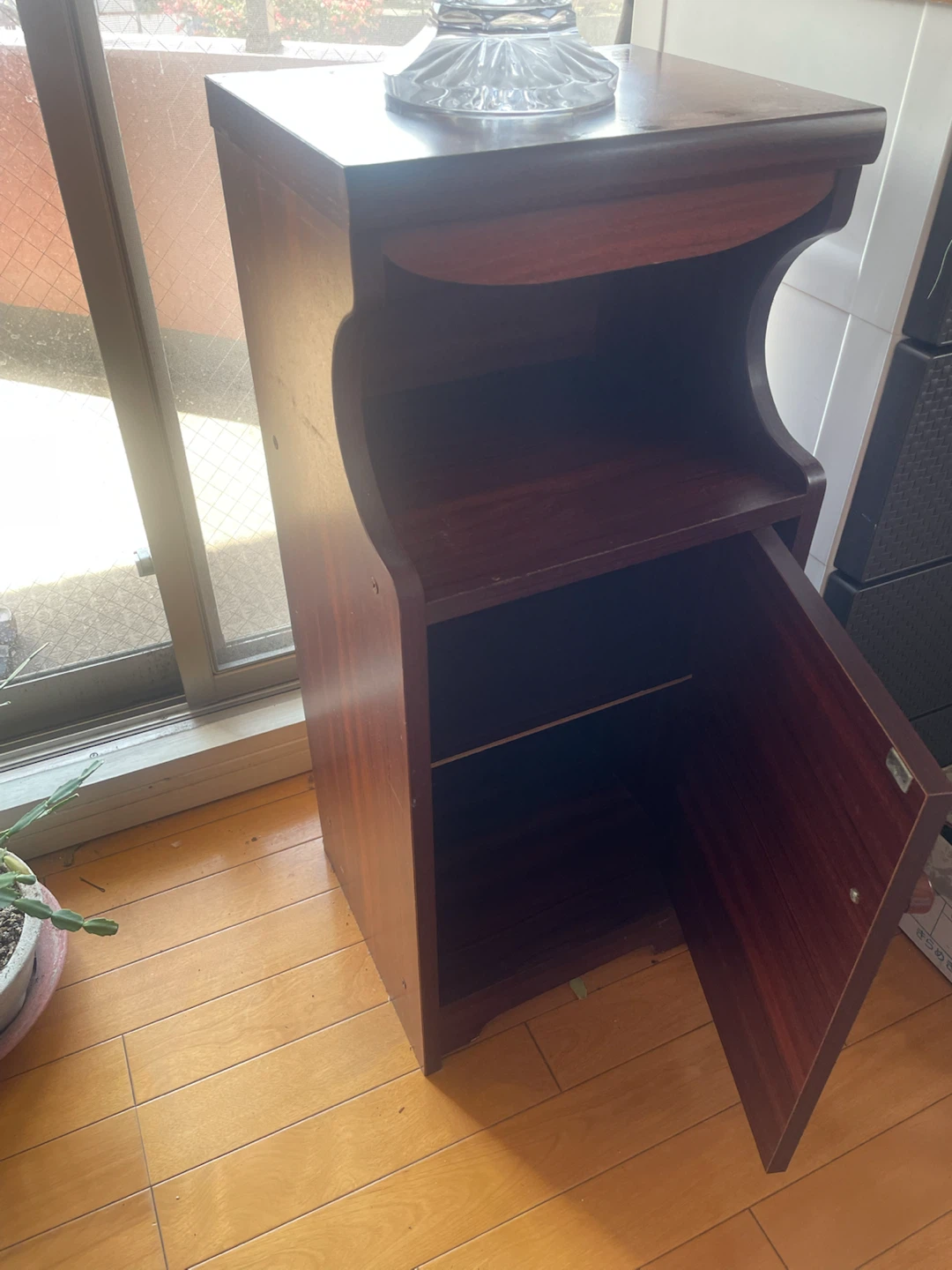【譲ります】木製キャビネットの写真2枚目