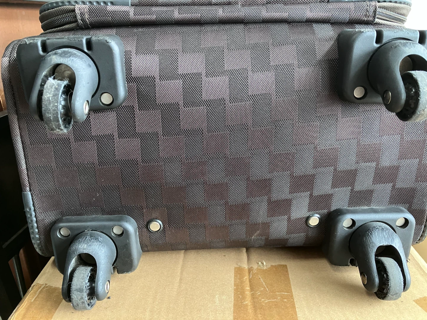 【ジャンク品】軽量キャリーバッグ　スーツケース　ブラウンの写真4枚目