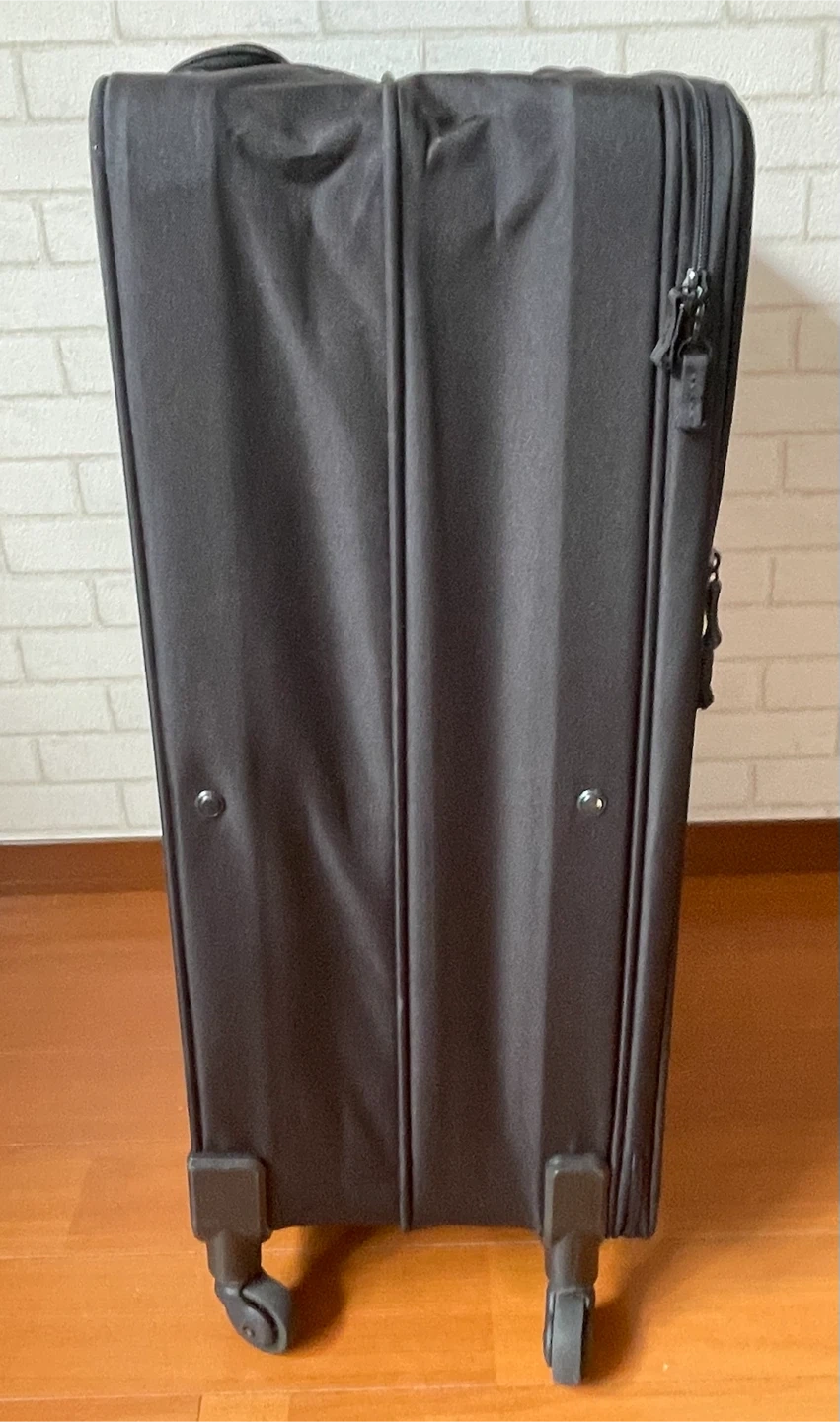 無印良品 MUJI 半分の厚みで収納できるソフトキャリーケース XL 81Lの写真3枚目