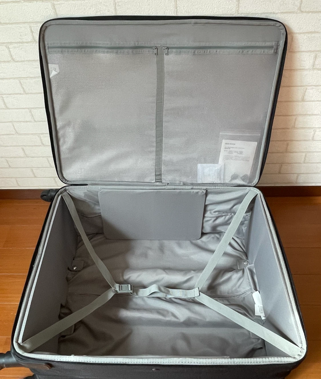 無印良品 MUJI 半分の厚みで収納できるソフトキャリーケース XL 81Lの写真7枚目