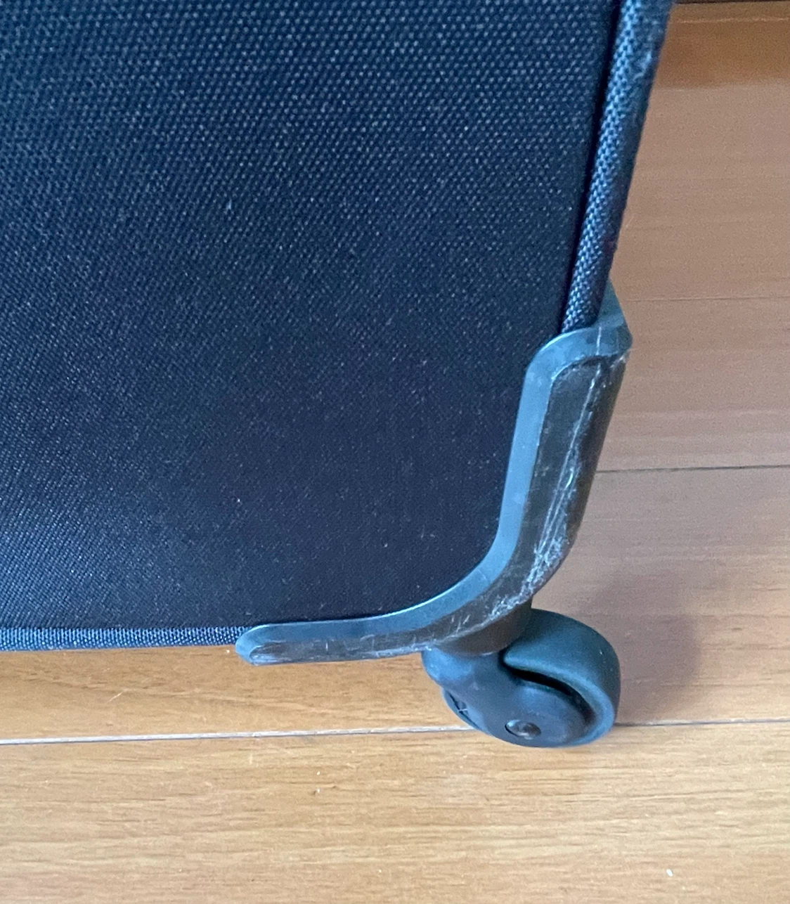 無印良品 MUJI 半分の厚みで収納できるソフトキャリーケース XL 81Lの写真8枚目