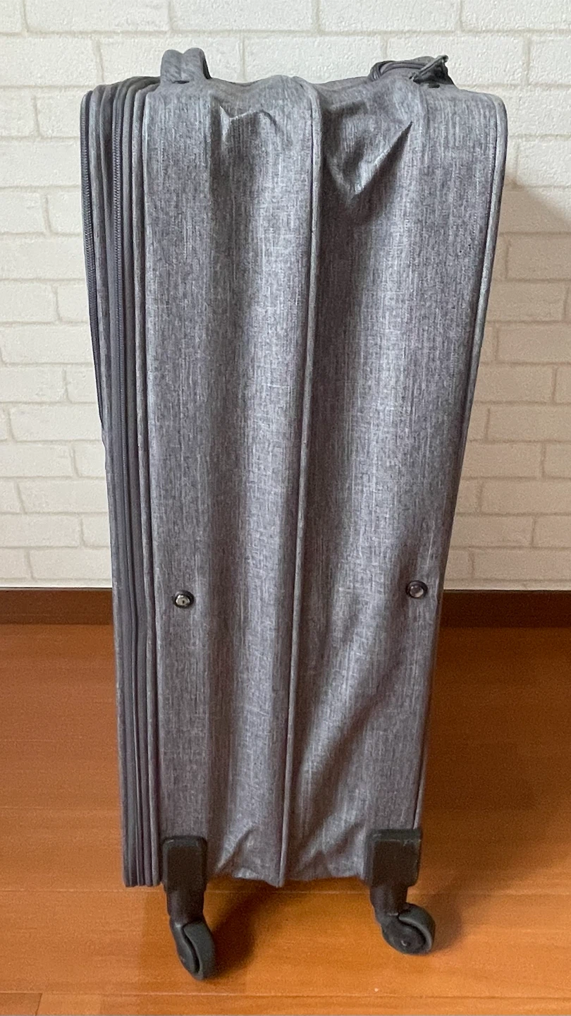 無印良品 MUJI 半分の厚みで収納できるソフトキャリーケース XL 81Lの写真3枚目