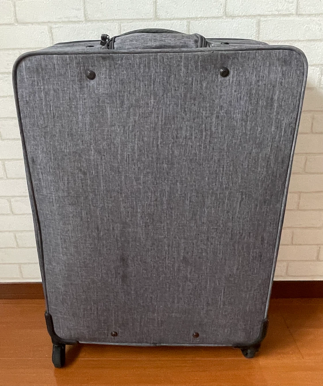 無印良品 MUJI 半分の厚みで収納できるソフトキャリーケース XL 81Lの写真4枚目