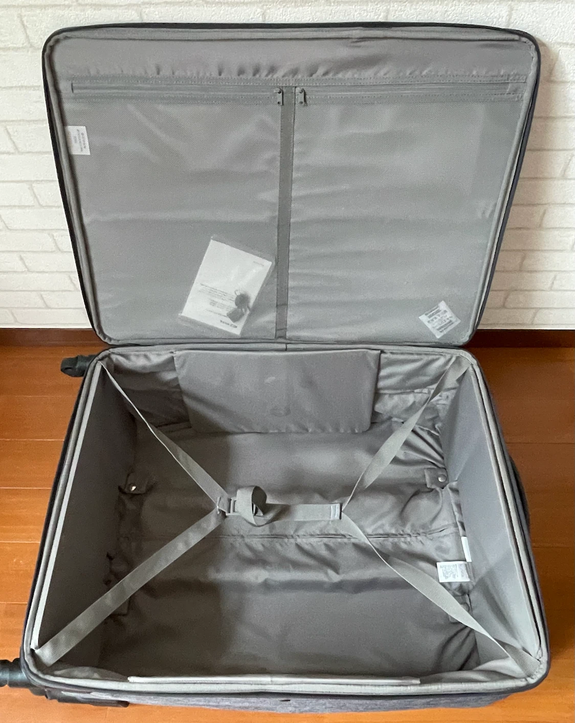 無印良品 MUJI 半分の厚みで収納できるソフトキャリーケース XL 81Lの写真6枚目