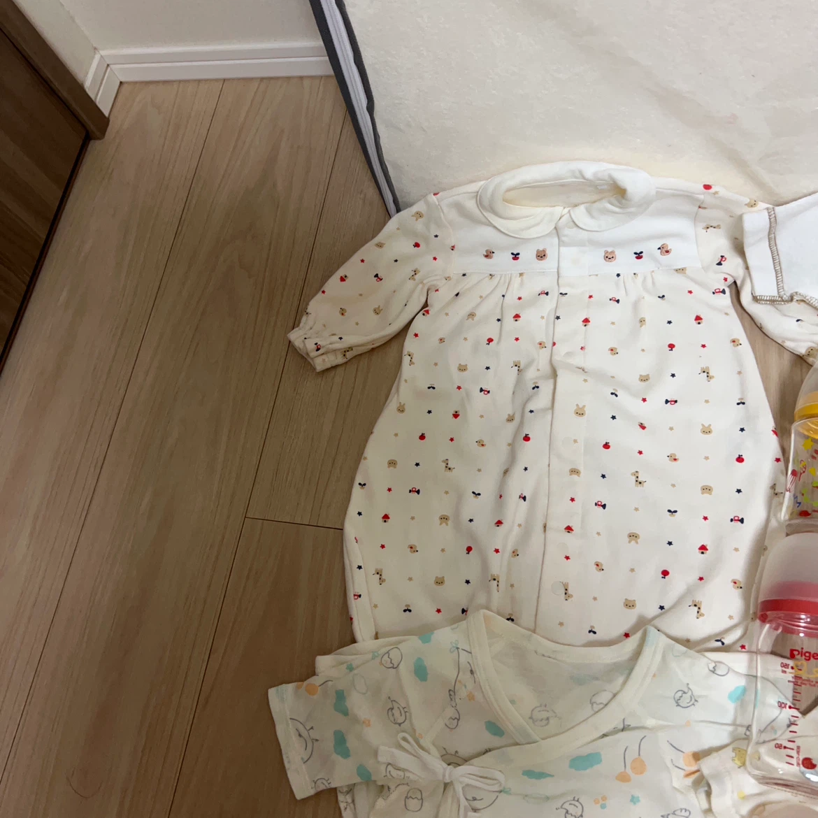 ベビー服・哺乳瓶まとめ売り セットの写真3枚目