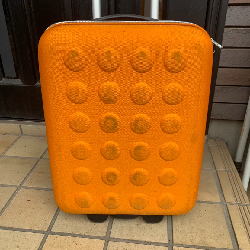 オレンジ色 キャリーケース スーツケースの写真2枚目