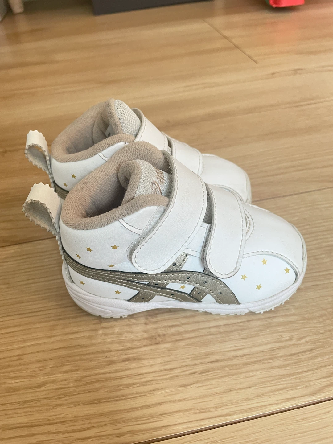 アシックス ベビーシューズ 13cm 星柄 ホワイト