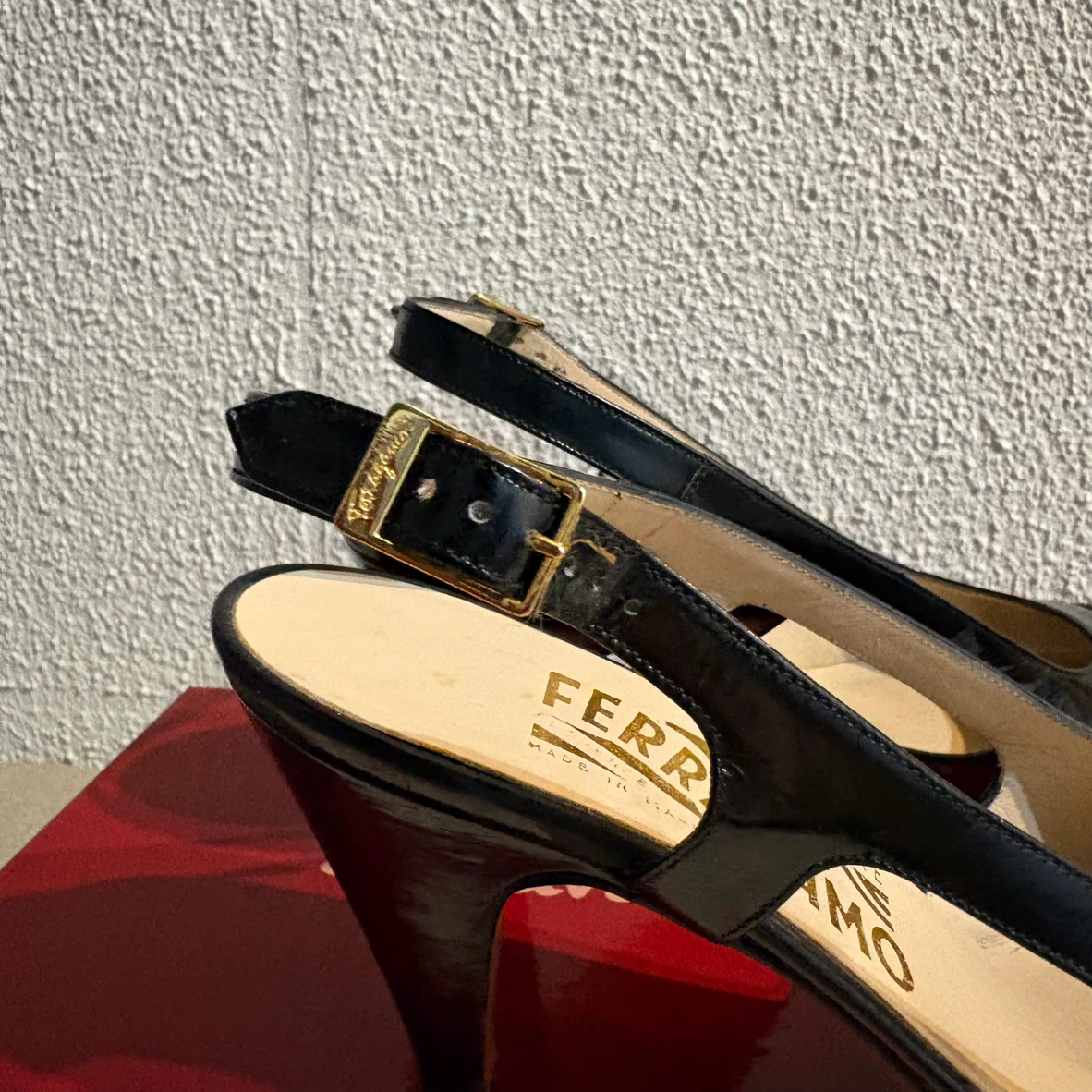 Salvatore Ferragamoバックストラップシューズ　ブラック 5 Bの写真5枚目