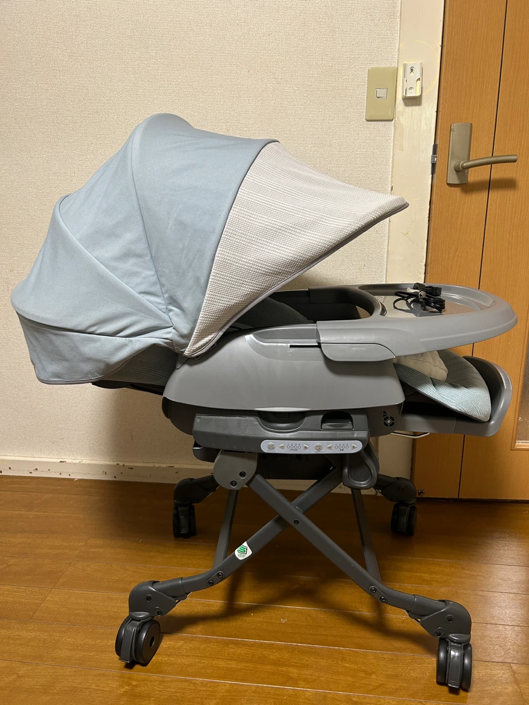 コンビ ネムリラ オートスウィング BEDi Longの写真2枚目