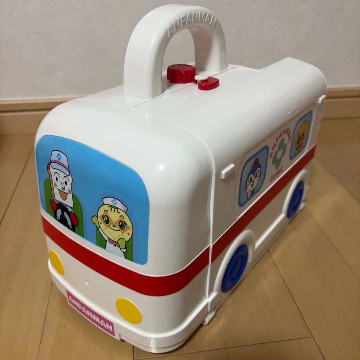 アンパンマン げんき100ばいびょういん お医者さんごっこの写真2枚目