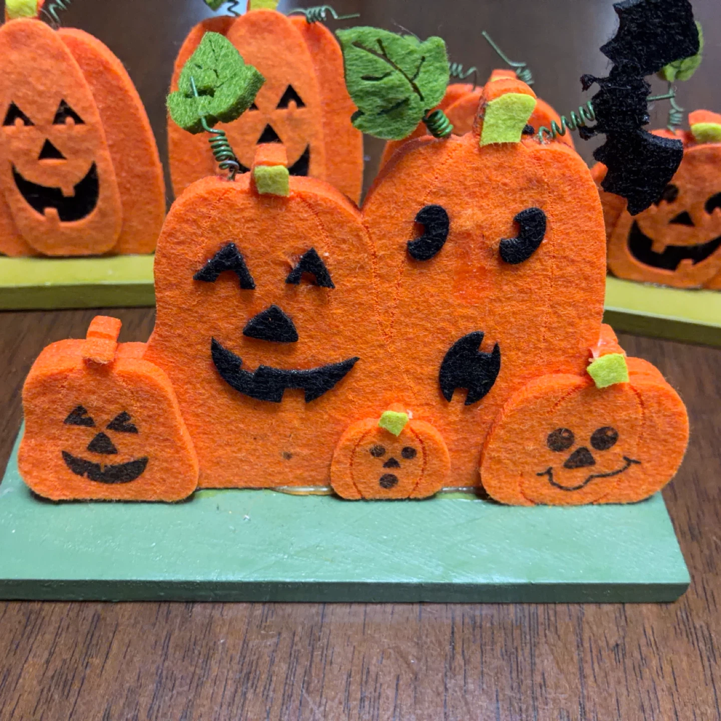 ハロウィン フェルト パンプキン 置物飾り　キャンディー入れの👻籠もおつけします。の写真2枚目