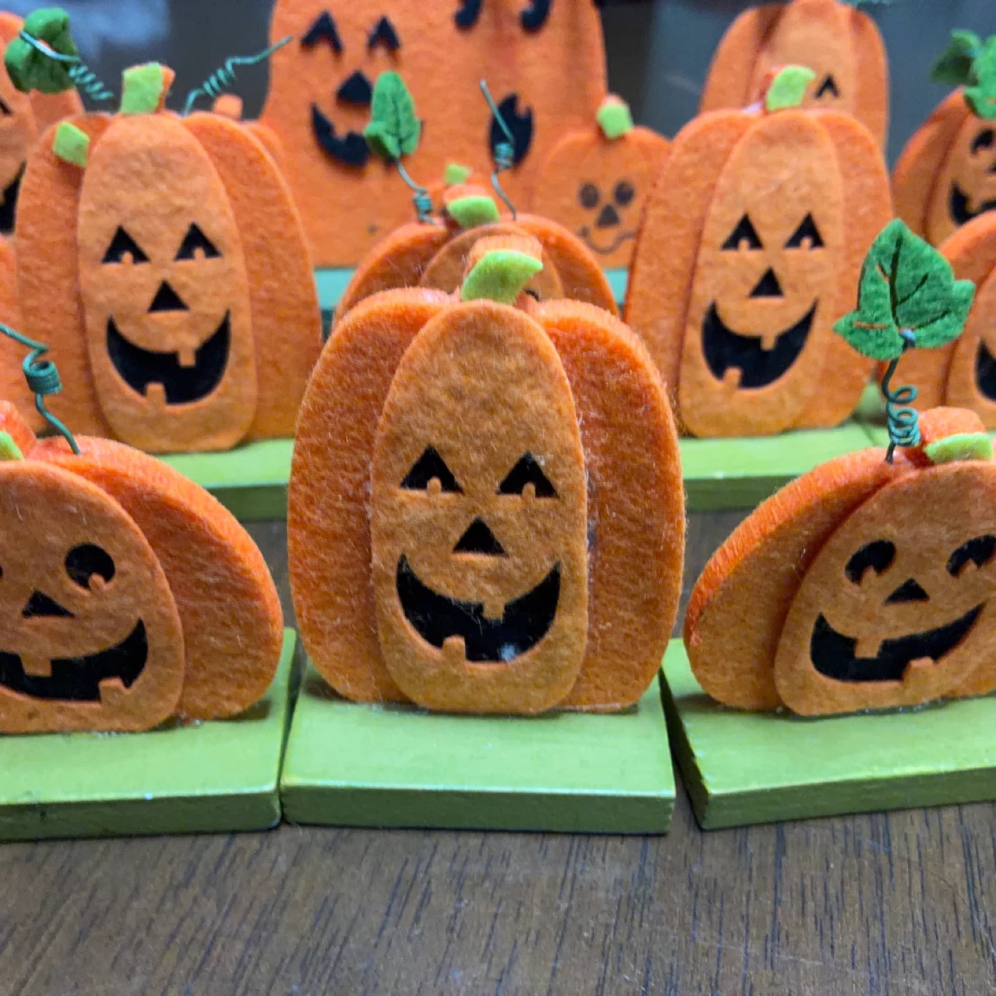ハロウィン フェルト パンプキン 置物飾り　キャンディー入れの👻籠もおつけします。の写真4枚目