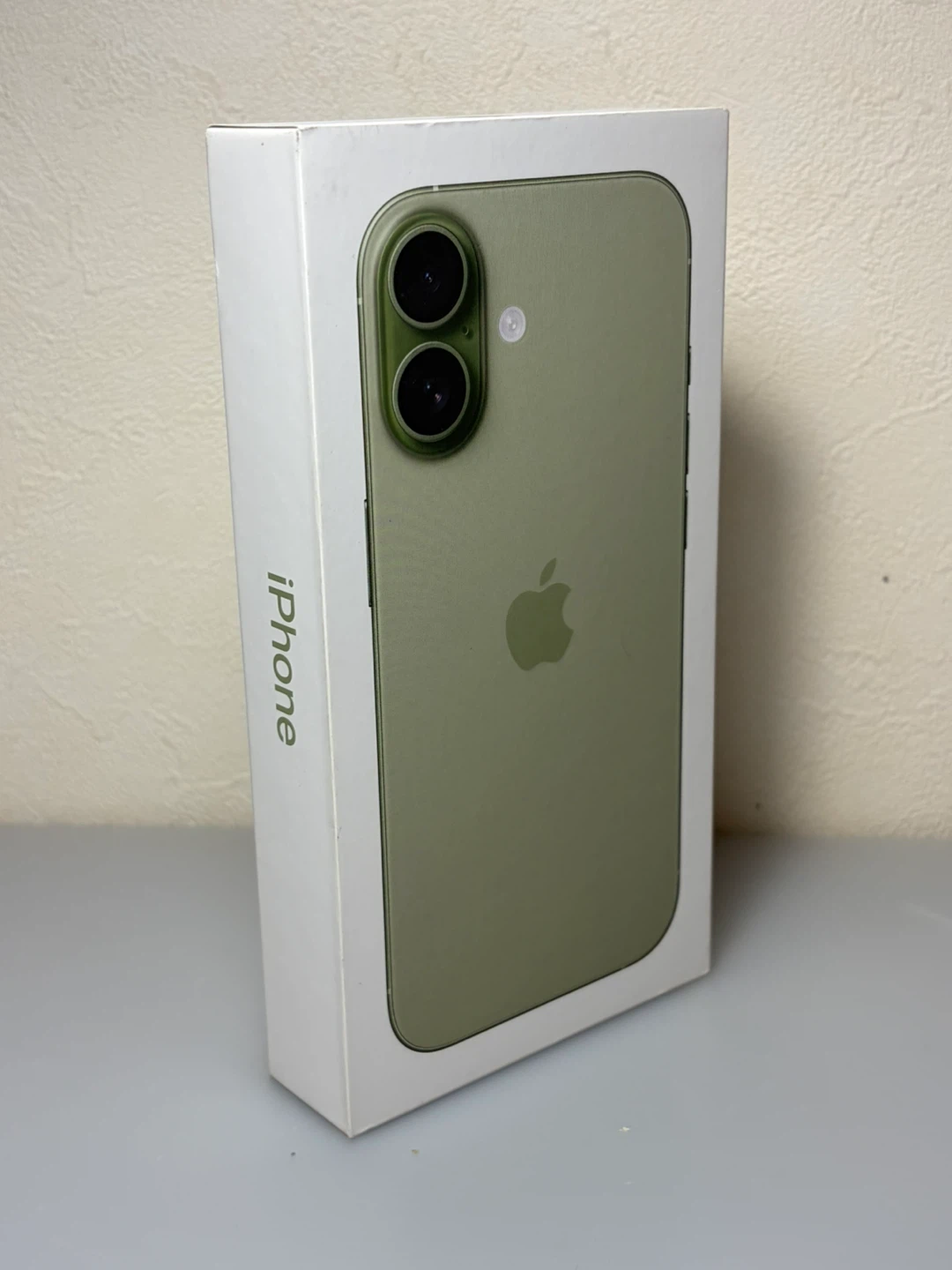 アップル iPhone17 グリーン　空箱のみの写真2枚目