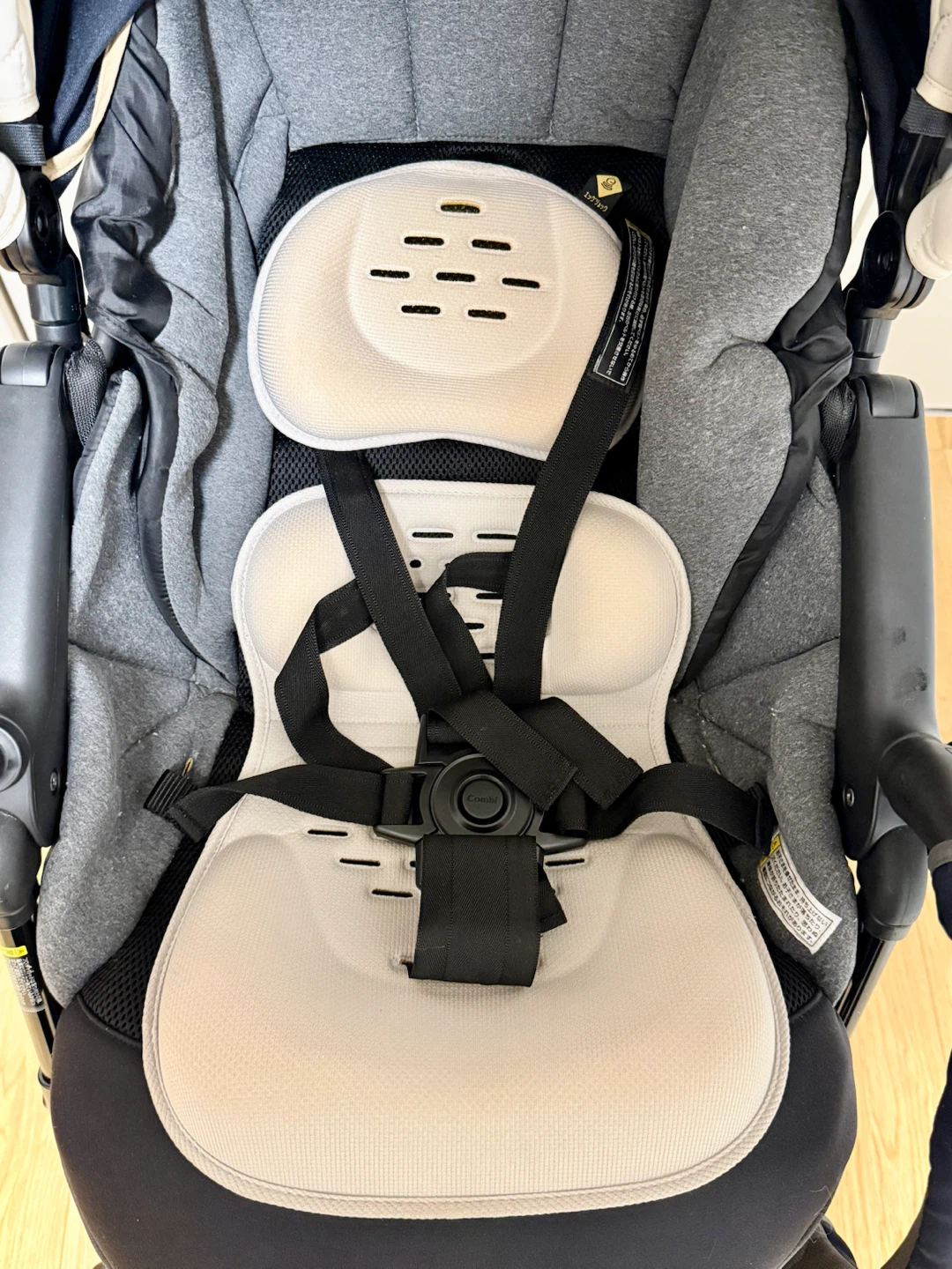 【美品】Combi スゴカルα 4キャス compact エッグショック HU 5ヶ月使用の写真4枚目