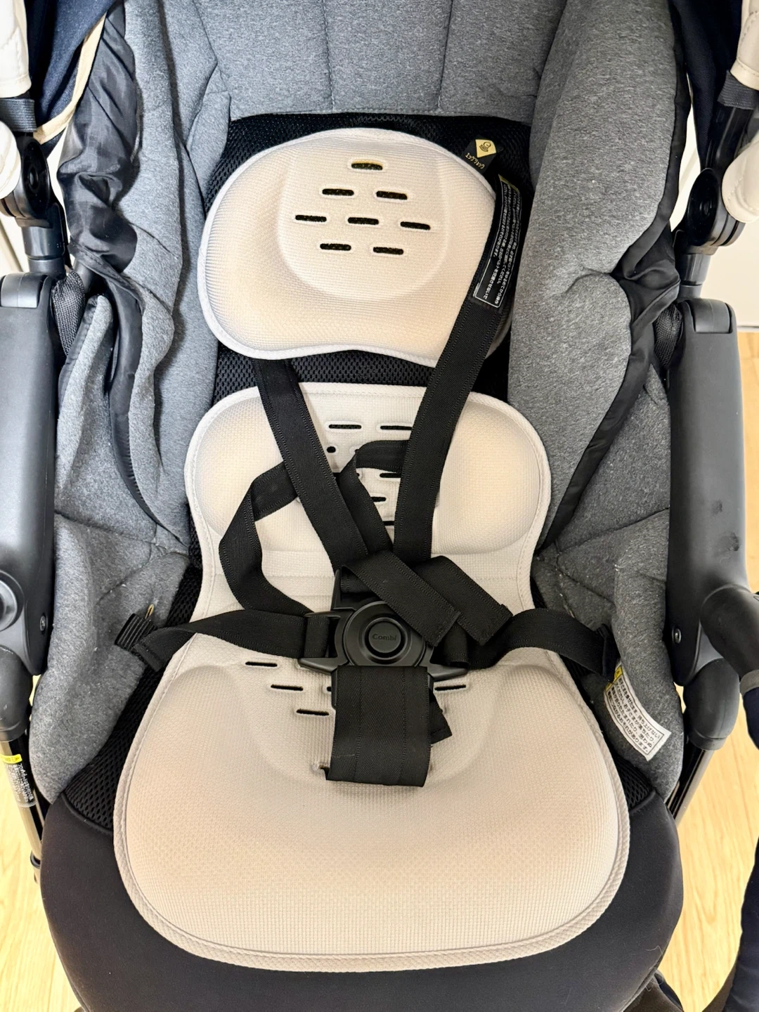【美品】Combi スゴカルα 4キャス compact エッグショック HU 5ヶ月使用の写真4枚目