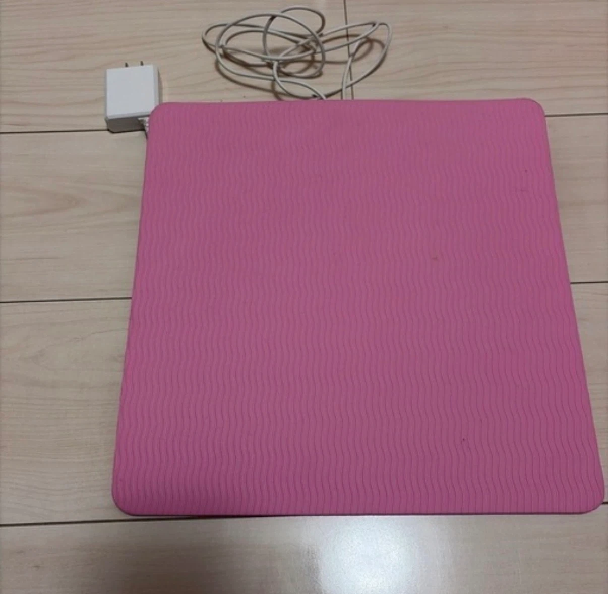 VONMIE エクササイズマット ブラック/ピンク 充電器付きの写真2枚目