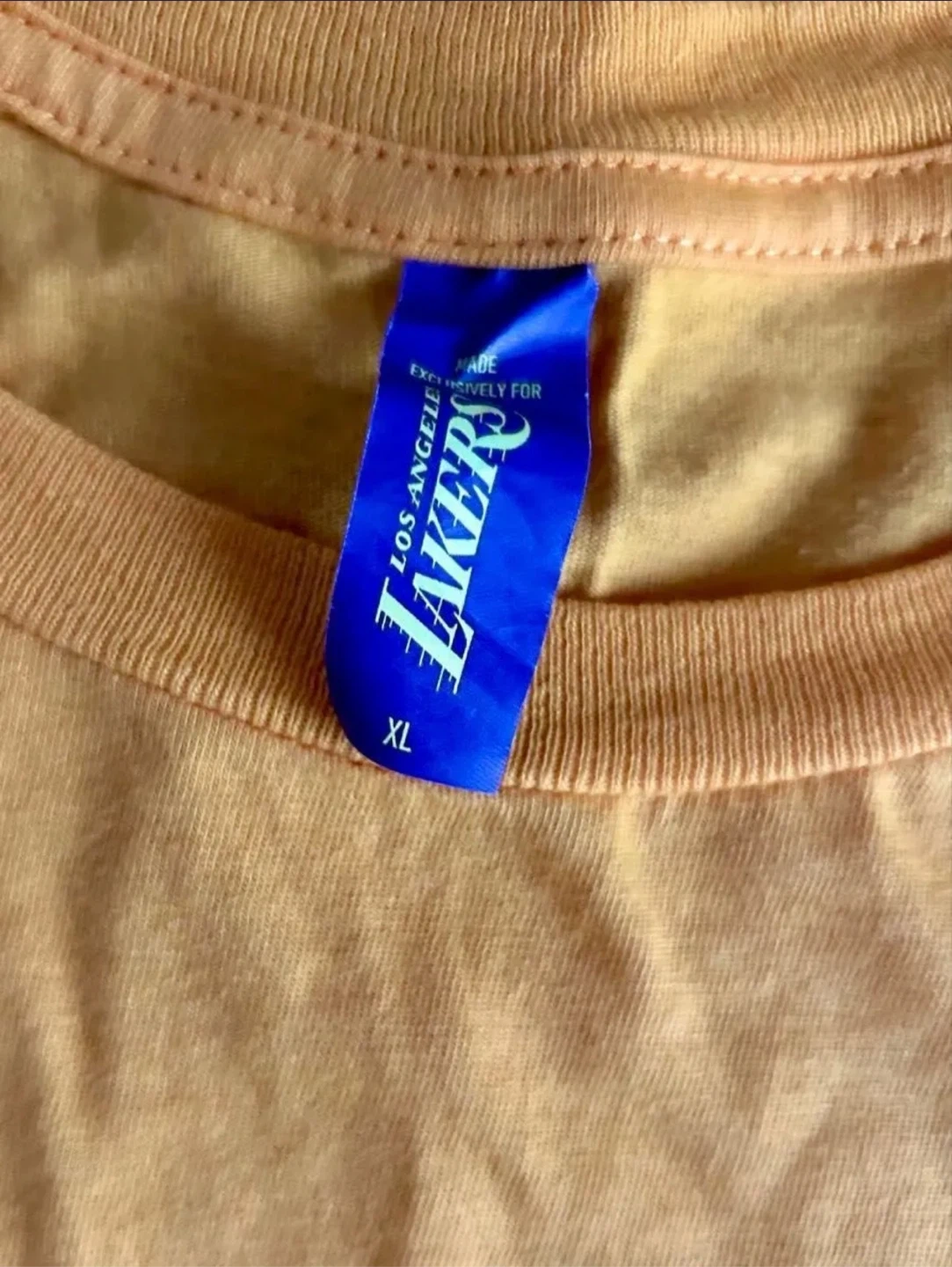レイカーズTシャツの写真3枚目