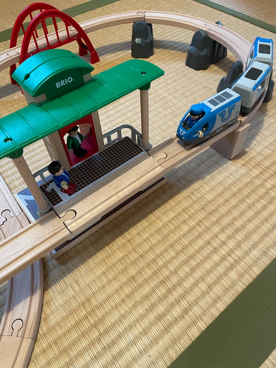 ブリオ 木製レールセット 列車 人形 駅の写真4枚目