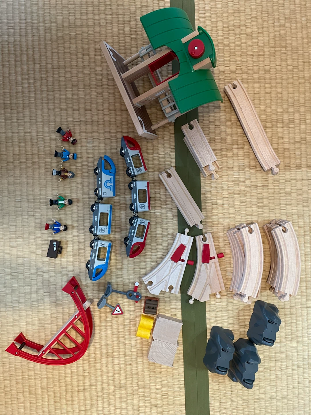 ブリオ 木製レールセット 列車 人形 駅の写真9枚目
