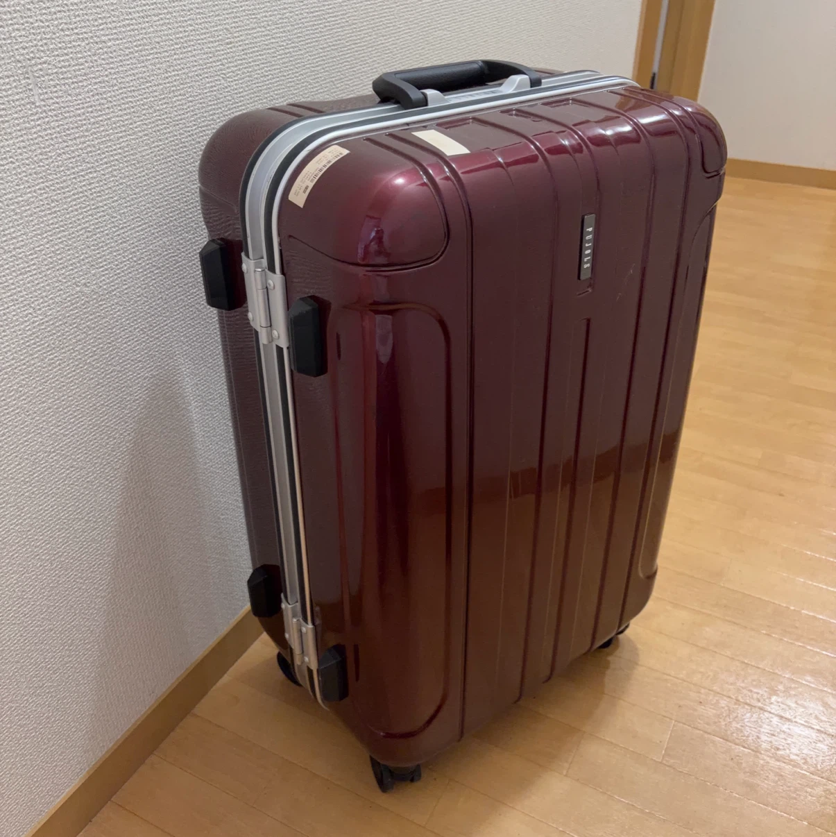 ACE（ピジョール）中型スーツケース ワインレッド TSAロック付き