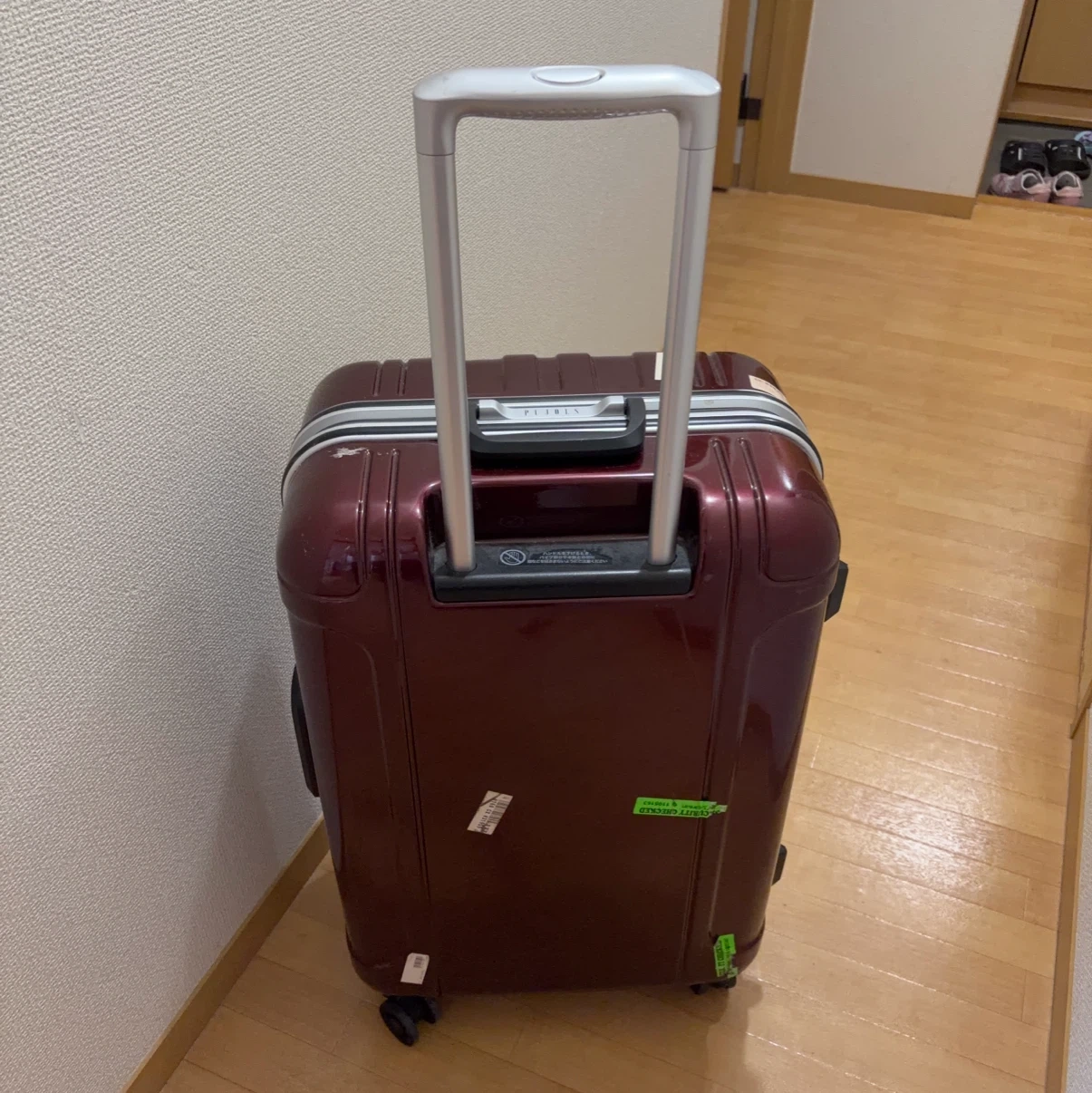 ACE(ピジョール)中型スーツケース ワインレッド TSAロック付きの写真2枚目