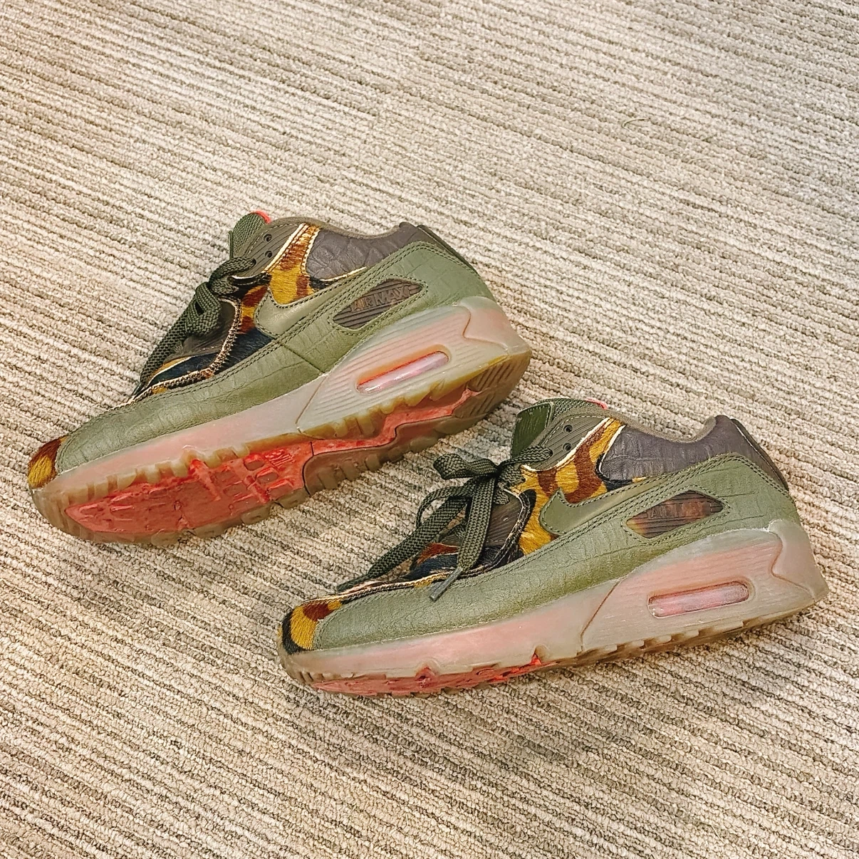 定価17600円 NIKE AIR MAX90 CROC CAMO 24cmの写真6枚目