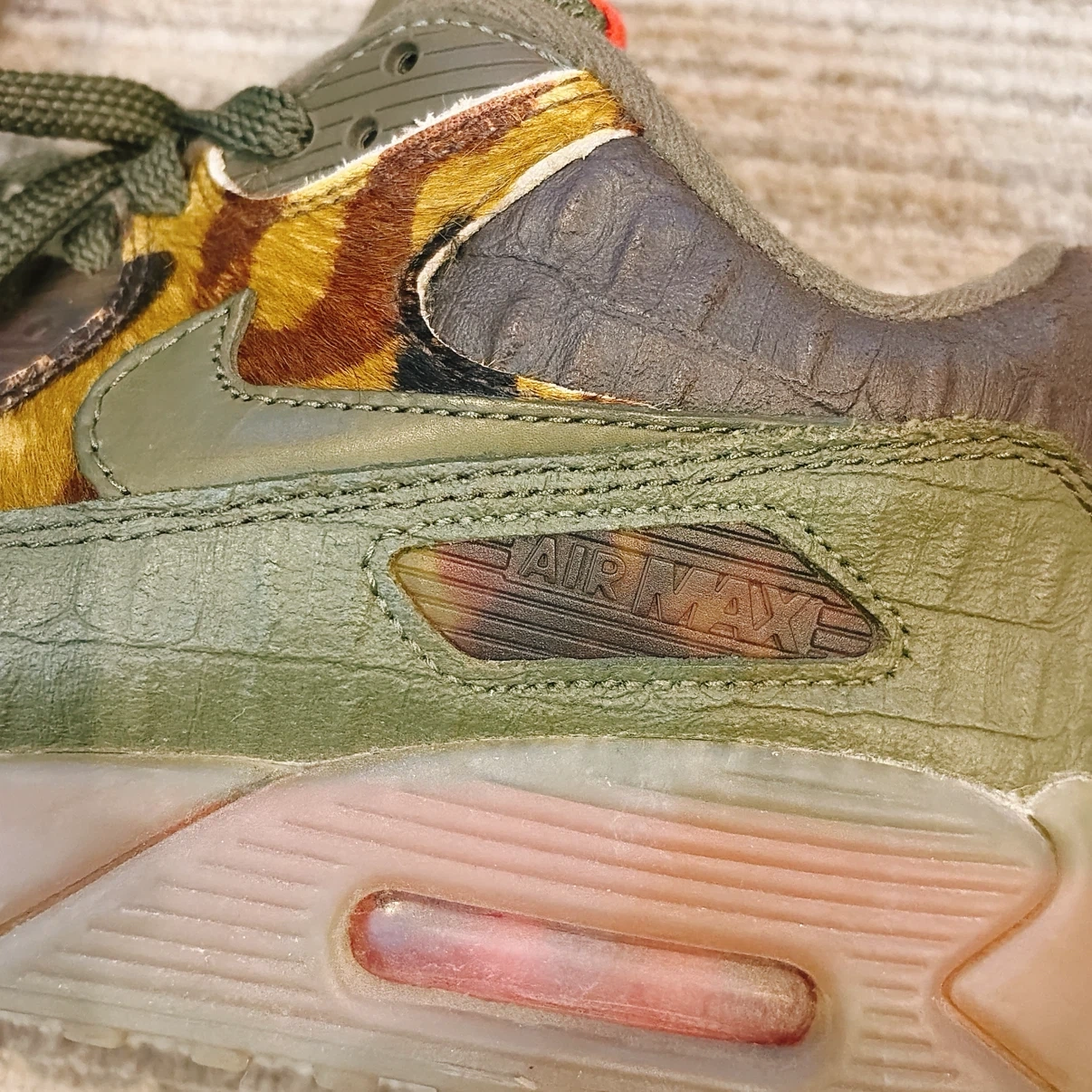 定価17600円 NIKE AIR MAX90 CROC CAMO 24cmの写真7枚目
