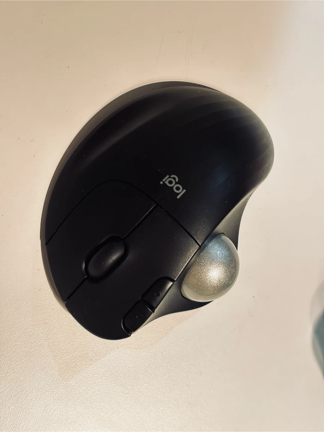 Logicool MX ERGO S ワイヤレス トラックボールの写真3枚目