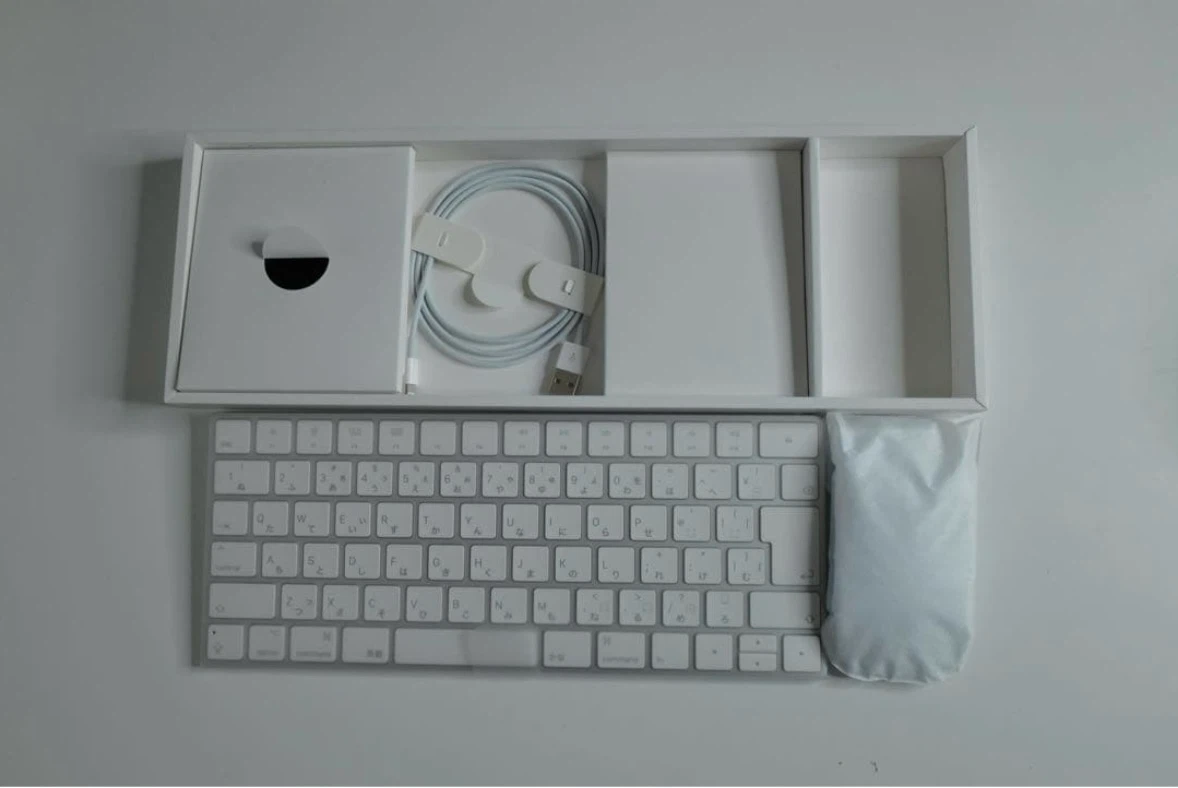 Magic Mouse２＋Magic Keybord+ライトニングケーブル＋箱の写真4枚目