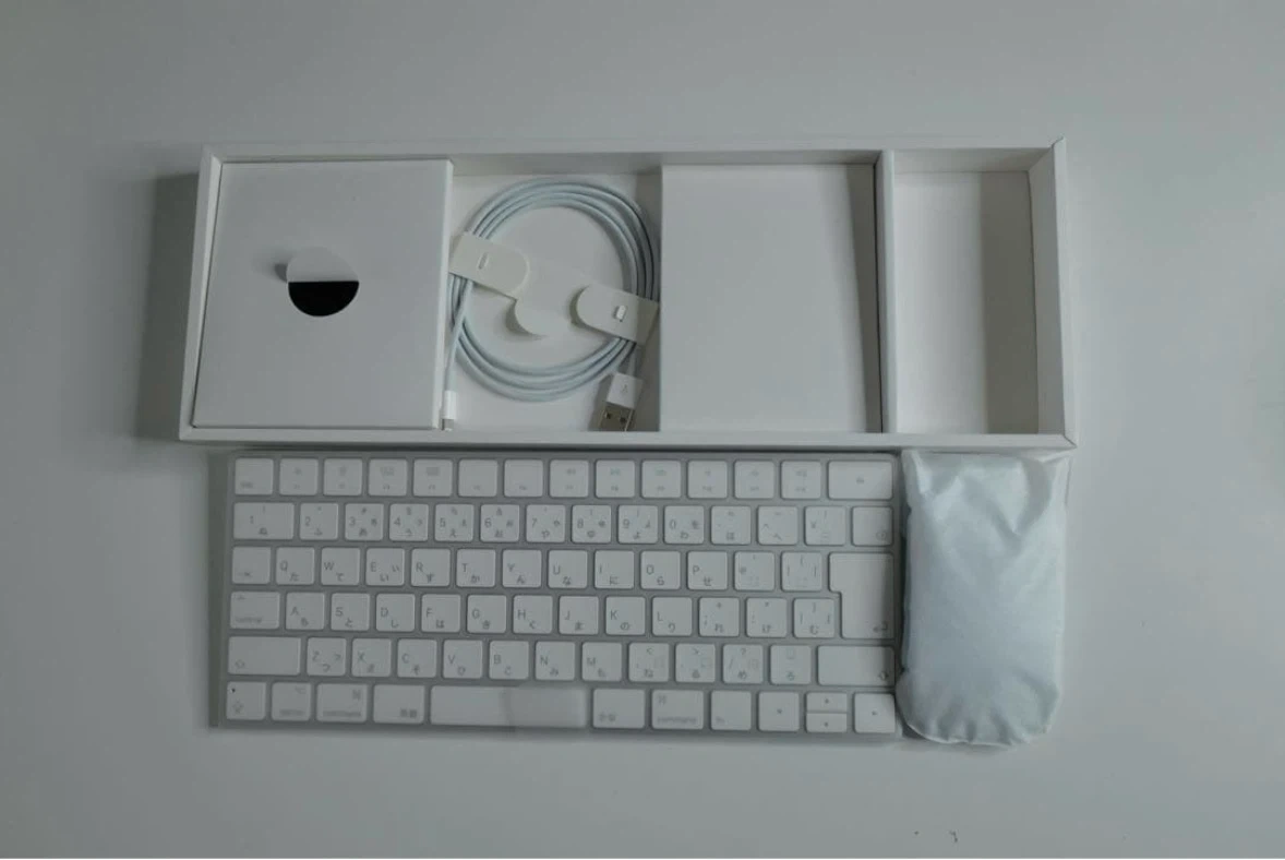 Magic Mouse2+Magic Keybord+ライトニングケーブル+箱の写真4枚目
