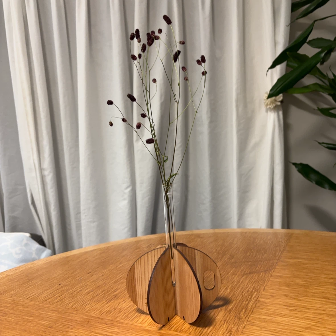 青山フラワーマーケット 木製一輪挿し