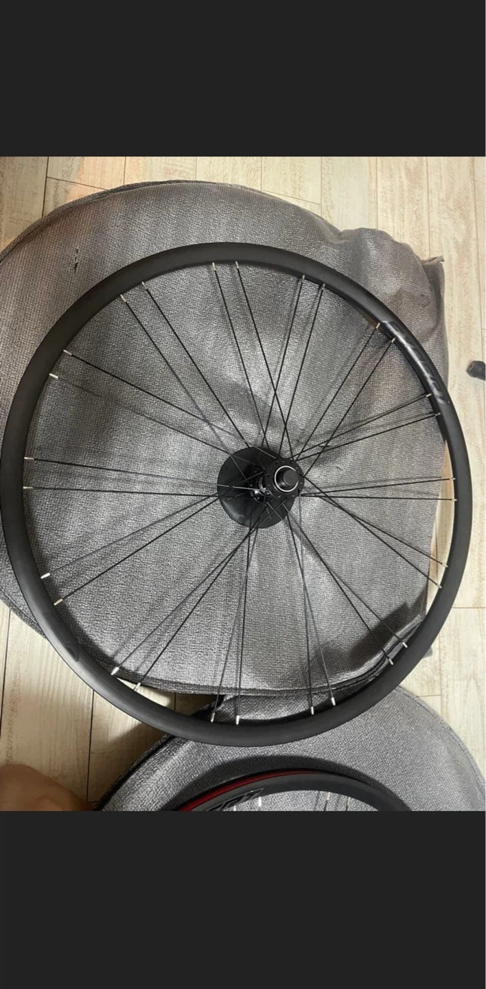 ノバテック 自転車ホイールセットの写真2枚目