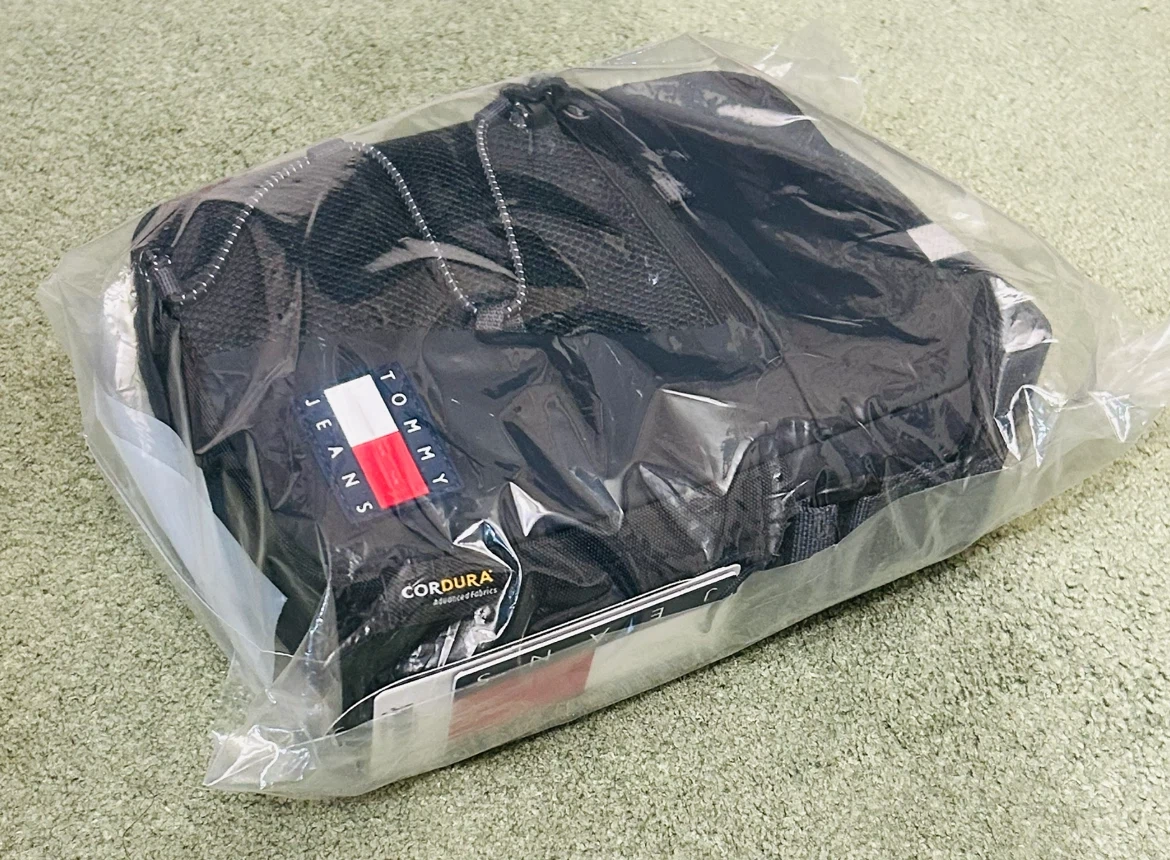 【新品未使用】 TOMMY HILFIGER アウトドアショルダーバッグの写真6枚目