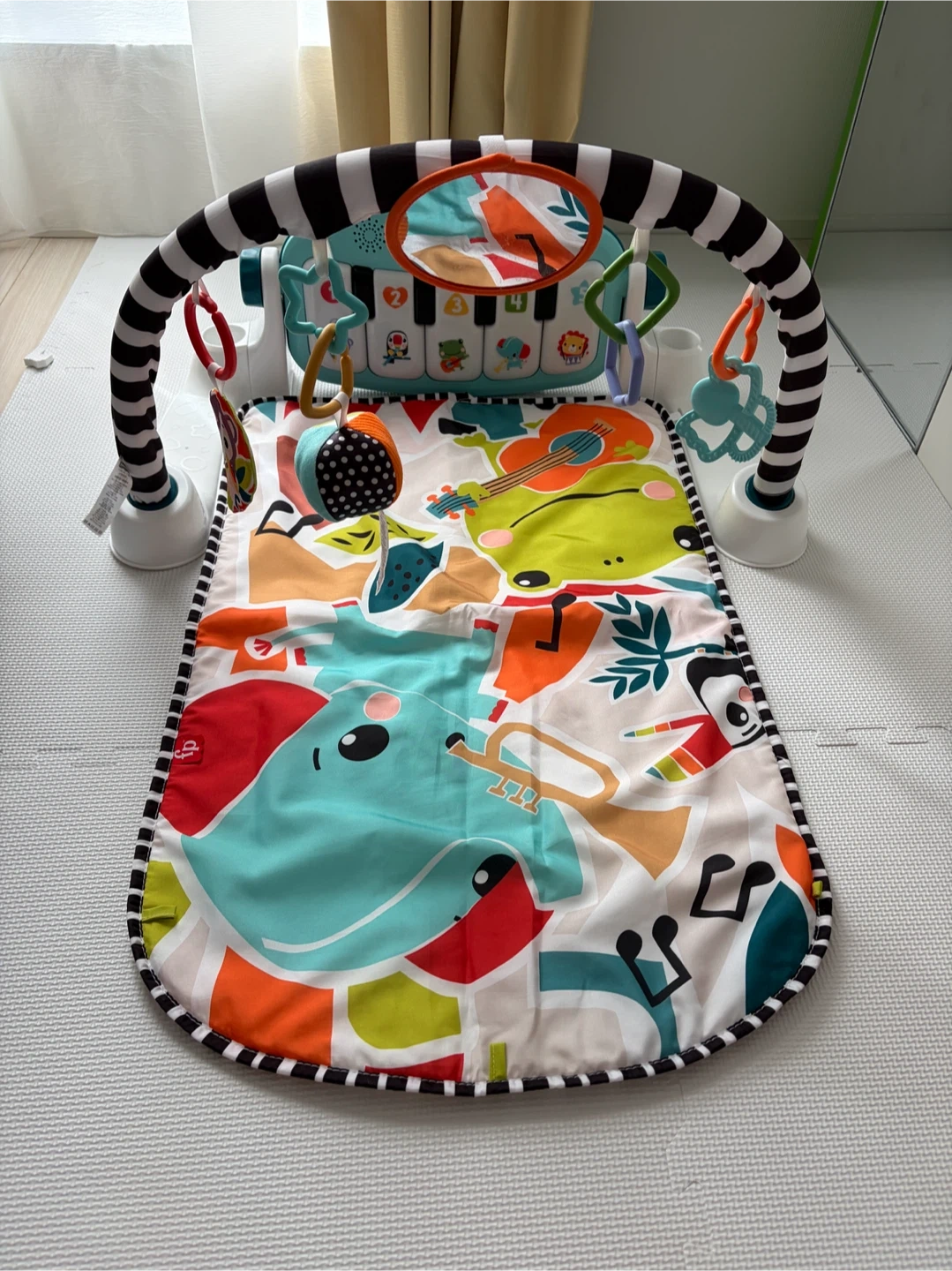 フィッシャープライス キック&プレイ ピアノジム