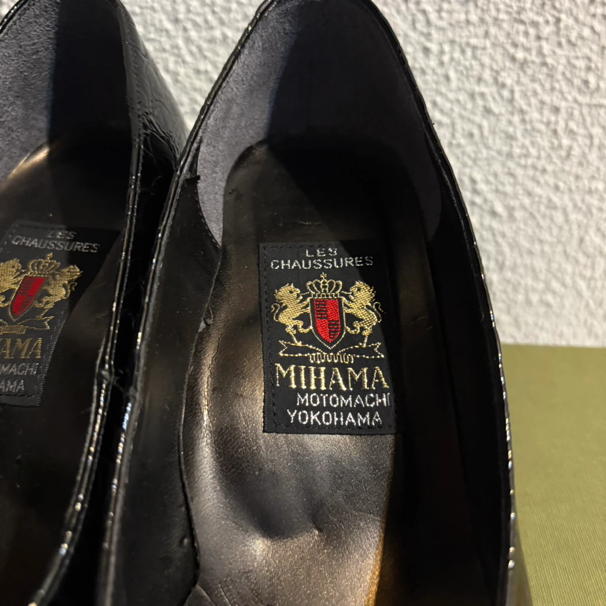 MIHAMA ミハマ パンプス ブラック クロコ型押しの写真2枚目