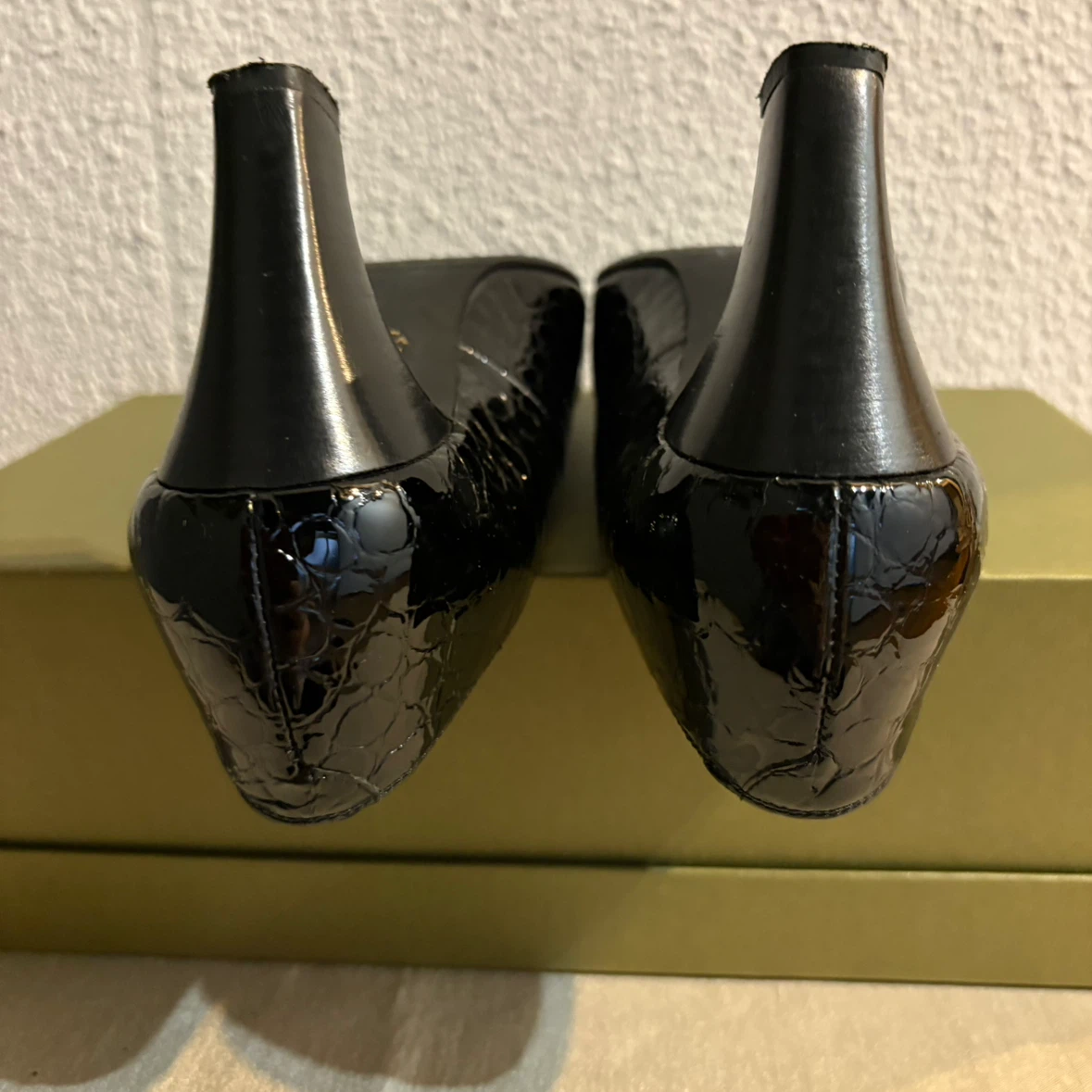 MIHAMA ミハマ パンプス ブラック クロコ型押しの写真3枚目