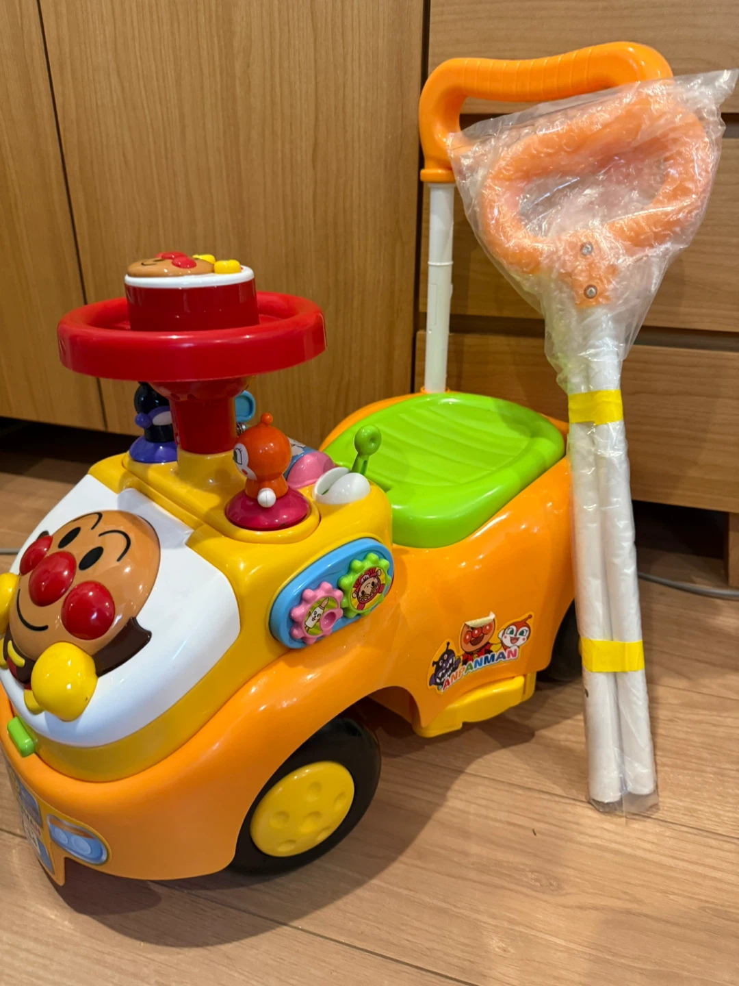 アンパンマン よくばりビジーカーの写真5枚目